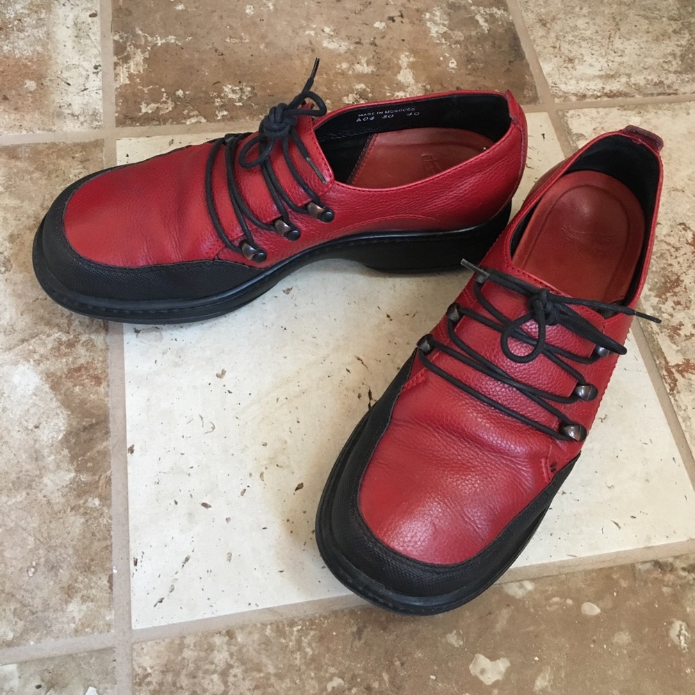Dansko Red and Black tie-up Walking Shoes